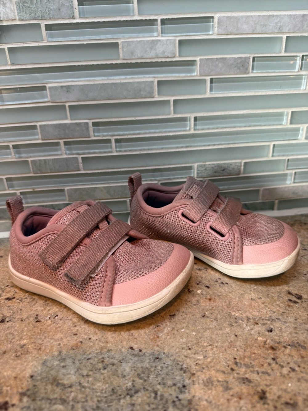 WHITIN Toddler Girl Velcro Barefoot Wide Toe Box Sneakers in Size 7 in Pink